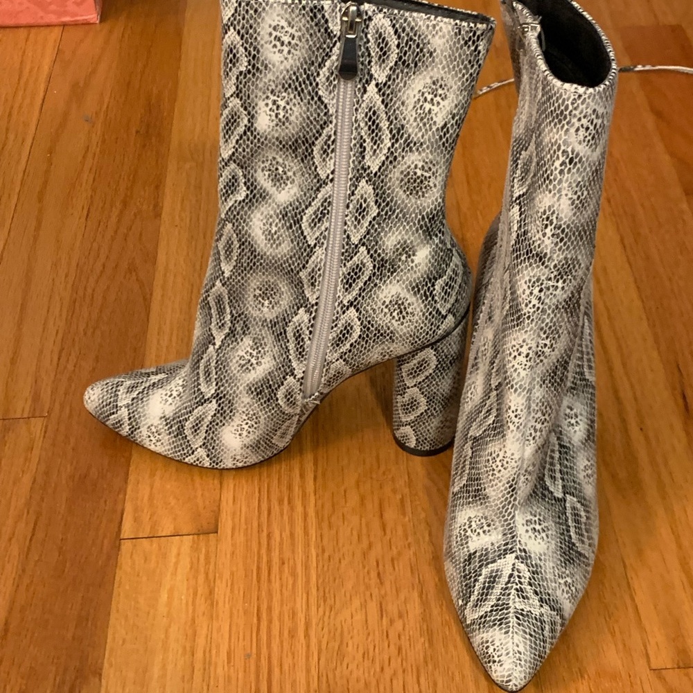 Snake Skin Booties Fashion Nova Size 9